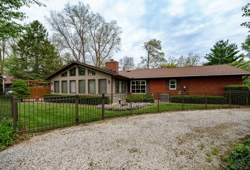 37-web-or-mls-933-oak-lea-dr