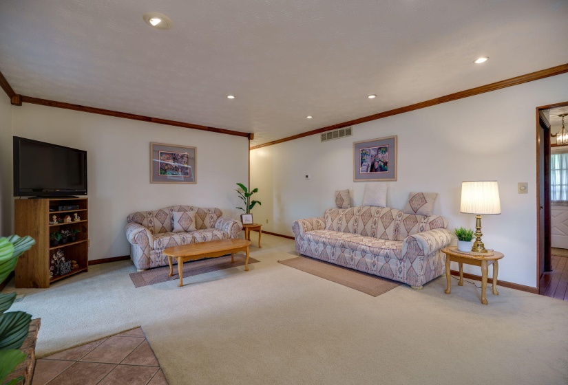 11-web-or-mls-933-oak-lea-dr
