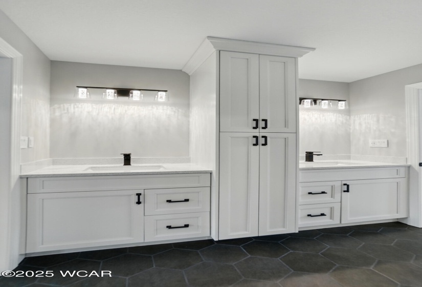 1652 Oak Woods Drive, Lima, Ohio, 5 Bedrooms Bedrooms, ,3 BathroomsBathrooms,Residential,For Sale,Oak Woods,306928