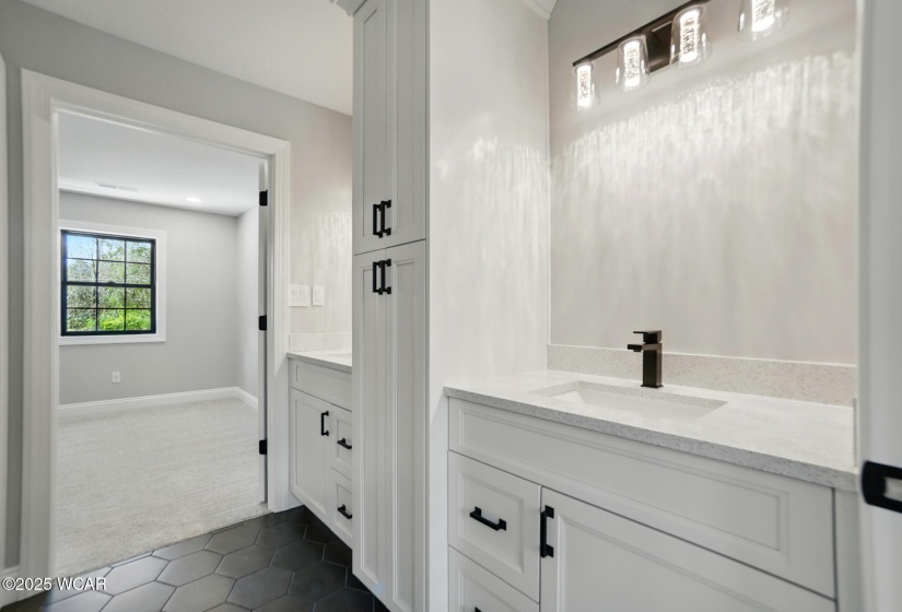 1652 Oak Woods Drive, Lima, Ohio, 5 Bedrooms Bedrooms, ,3 BathroomsBathrooms,Residential,For Sale,Oak Woods,306928