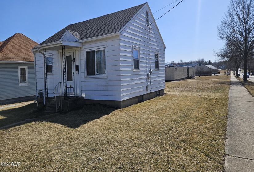 1002 Eureka Street, Lima, Ohio, 2 Bedrooms Bedrooms, ,1 BathroomBathrooms,Residential,For Sale,Eureka,306443