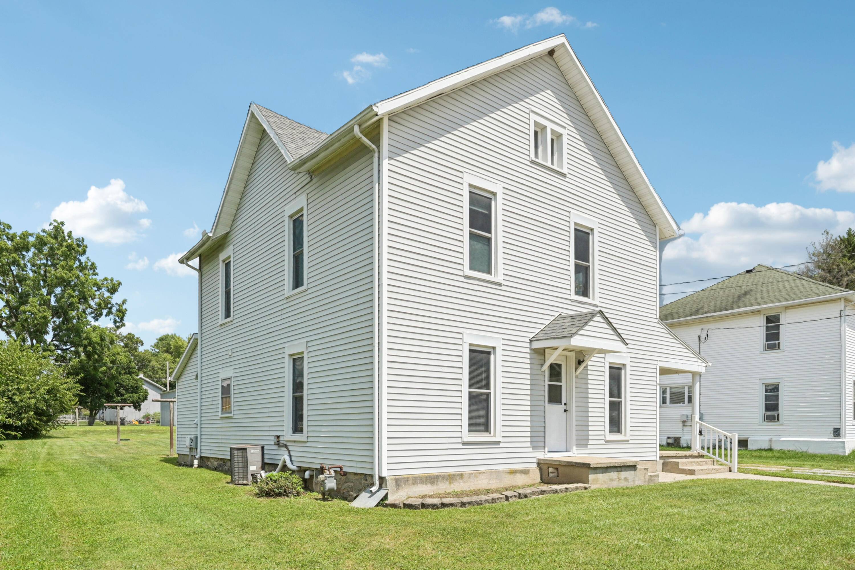 9 1st Street, Christiansburg, Ohio 45389