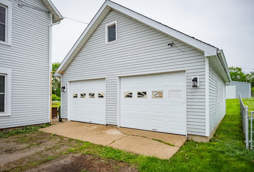 detached garage