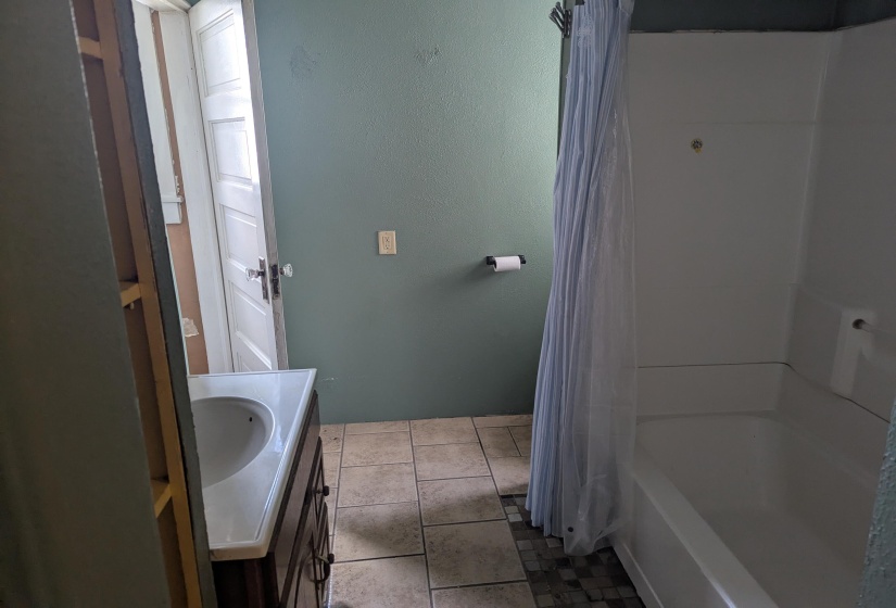 PXL_20250502_182348372