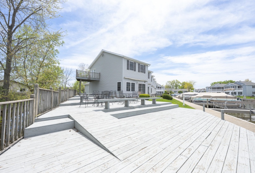 7461 Snug Harbor Dr-33