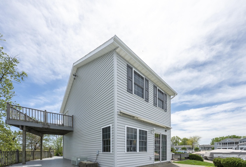 7461 Snug Harbor Dr-35
