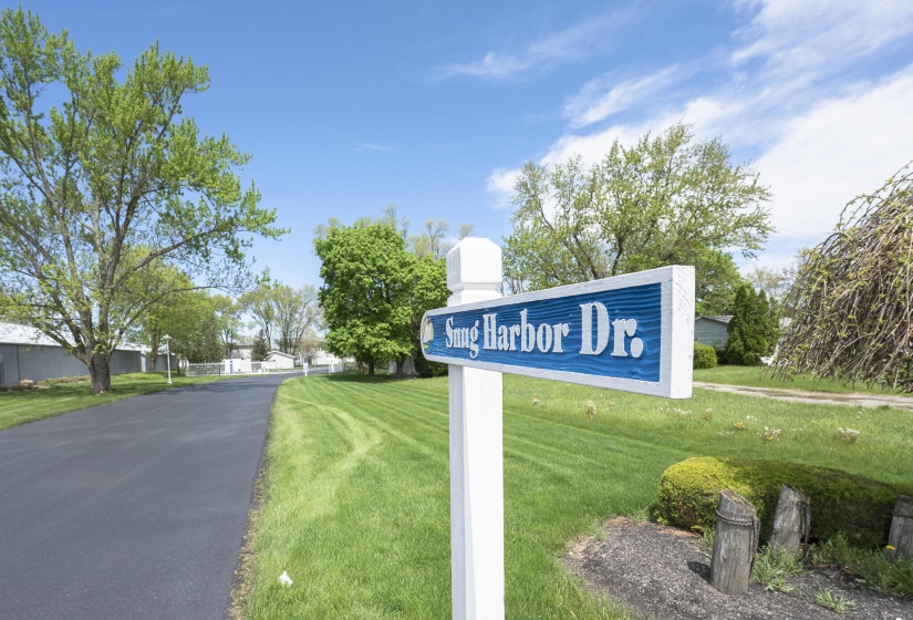 7461 Snug Harbor Dr-40