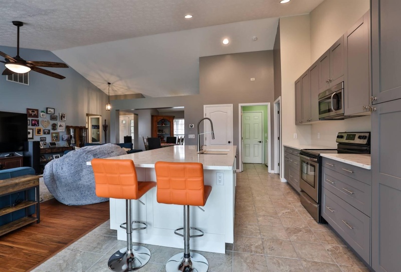 012-Eat-in-Kitchen