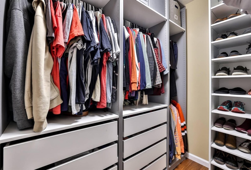 018-Walk-in-closet
