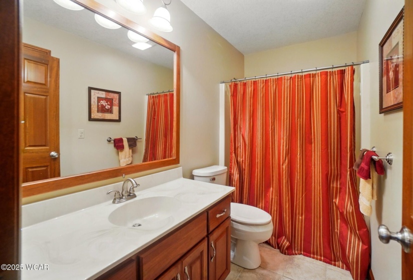 2nd Bathroom