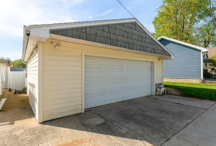11172 Newland Dr (Exterior)-5