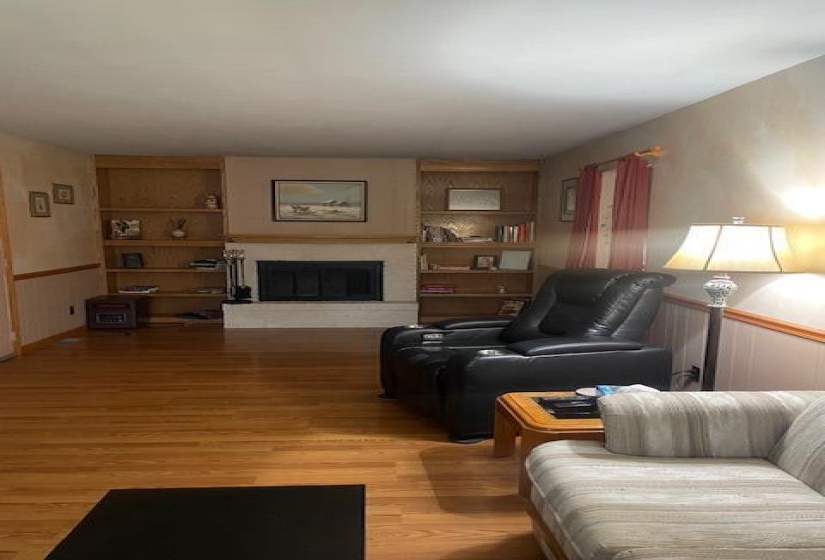 Family Room w/ Fireplace