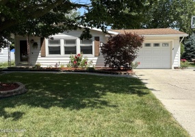 216 Rauthland Avenue, Wapakoneta, Ohio, 3 Bedrooms Bedrooms, ,2 BathroomsBathrooms,Residential,For Sale,Rauthland,306959