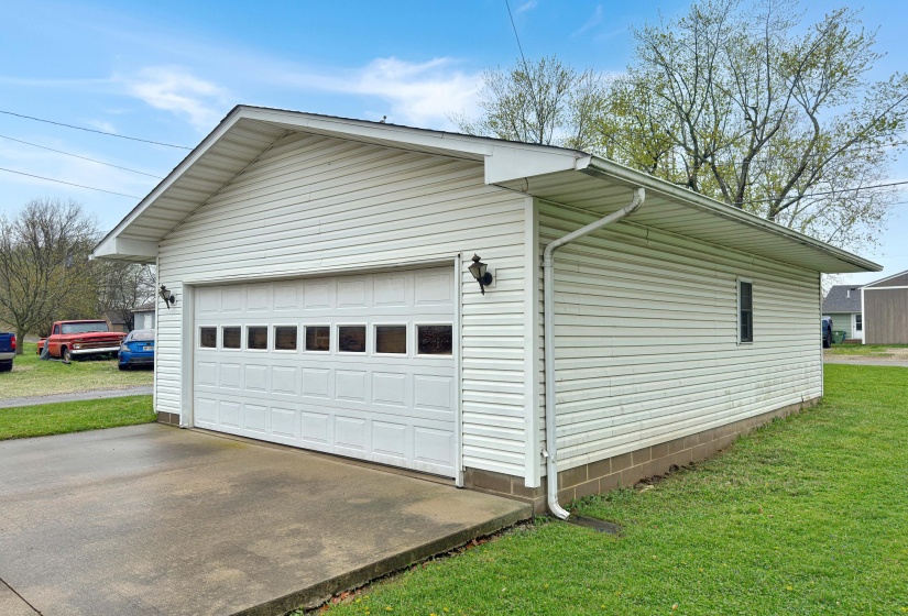 Detached Garage