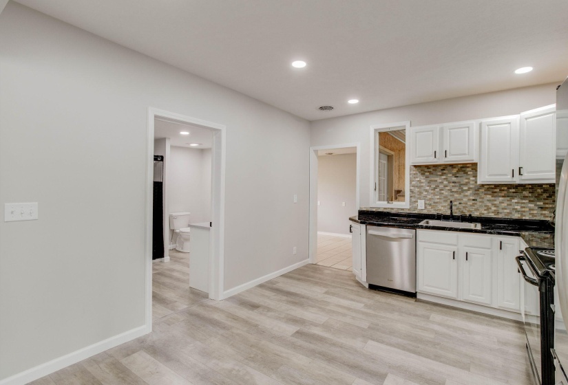 22-web-or-mls-2025 05 05 - 508FrontSt-Ro