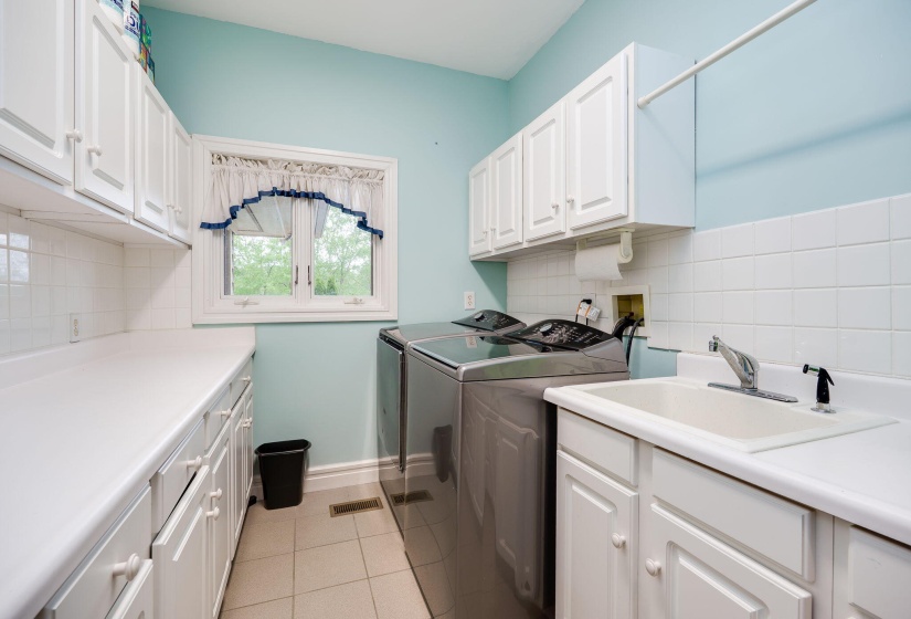 42-web-or-mls-2201-annandale-pl