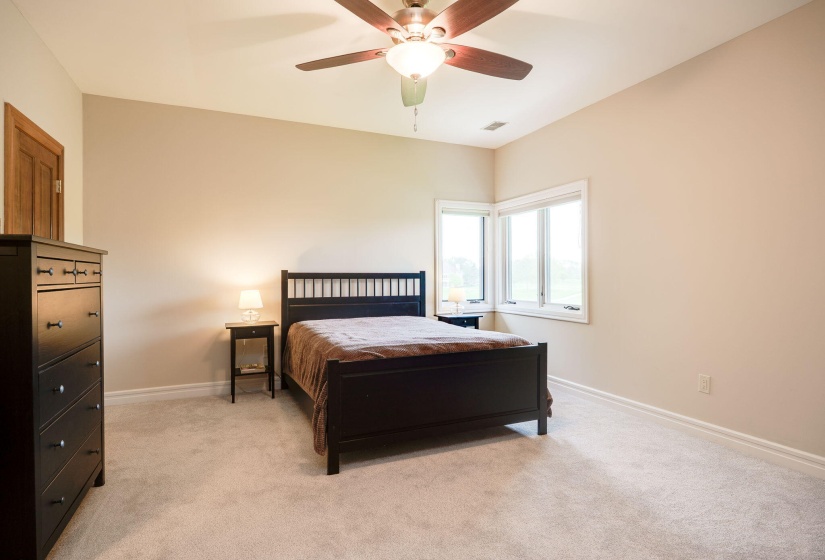 55-web-or-mls-2201-annandale-pl