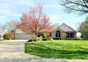 1600 Bittersweet Drive, Lima, Ohio, 3 Bedrooms Bedrooms, ,2 BathroomsBathrooms,Residential,For Sale,Bittersweet,306512