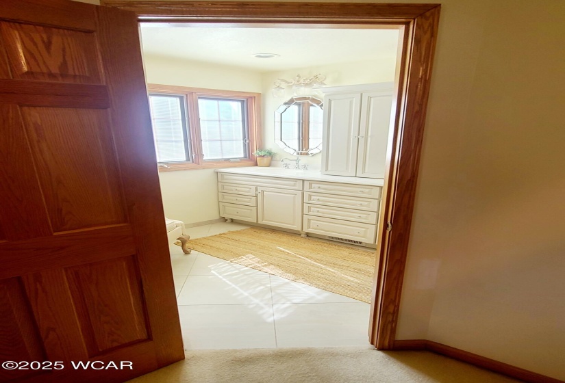 Towards the primary bathroom
