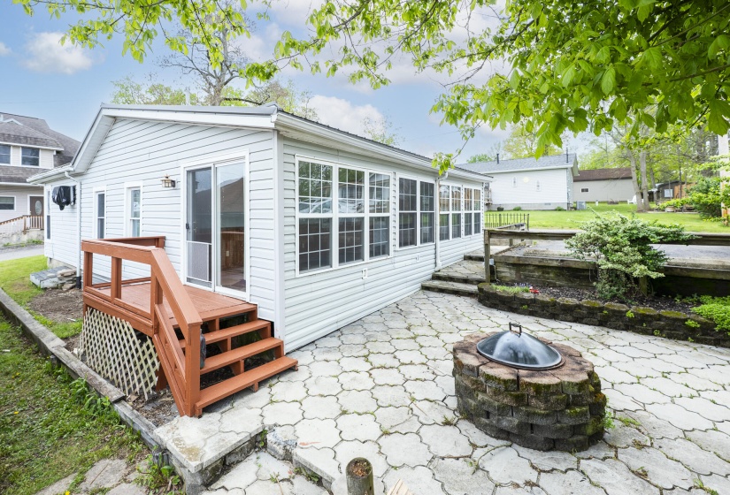 14221 Lakewood Ave-40