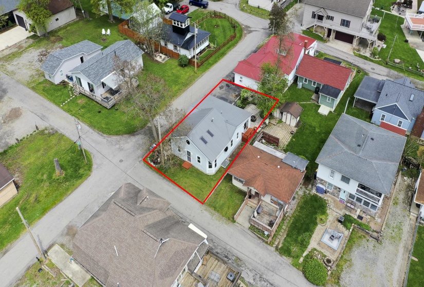 14221 Lakewood Ave-6