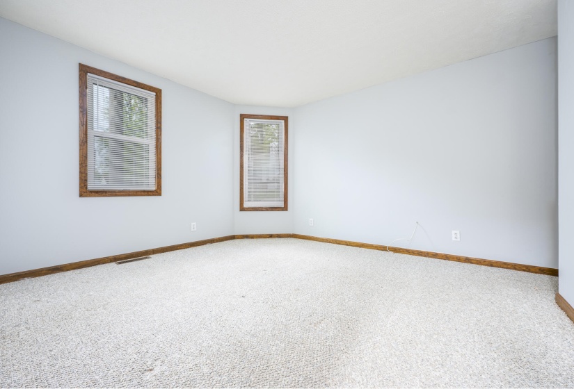 14221 Lakewood Ave-23