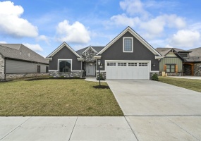 706 Quartz Lane, Tipp City, Ohio 45371, 3 Bedrooms Bedrooms, ,2 BathroomsBathrooms,Residential,For Sale,Quartz,1037639