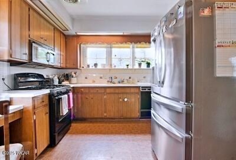 402 Woodlawn Avenue, Lima, Ohio, 5 Bedrooms Bedrooms, ,3 BathroomsBathrooms,Residential,For Sale,Woodlawn,306981