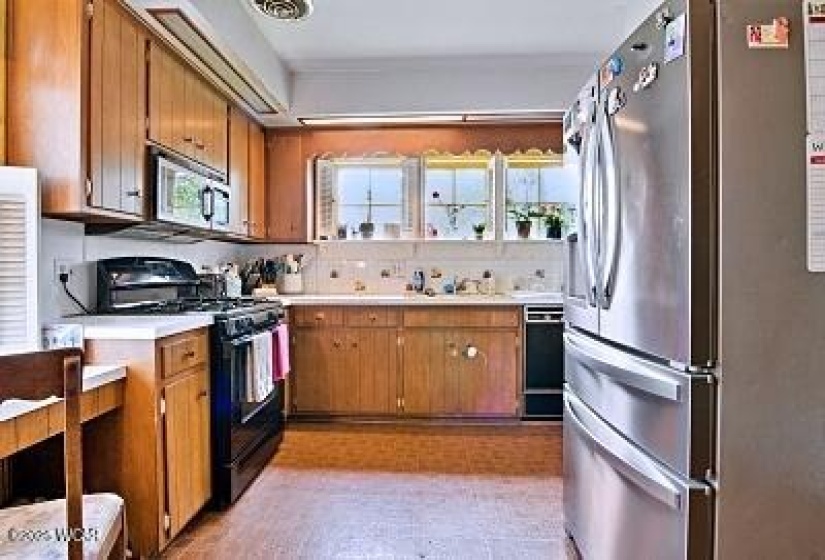 402 Woodlawn Avenue, Lima, Ohio, 5 Bedrooms Bedrooms, ,3 BathroomsBathrooms,Residential,For Sale,Woodlawn,306981