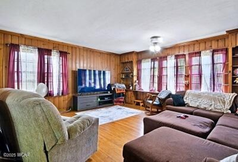 402 Woodlawn Avenue, Lima, Ohio, 5 Bedrooms Bedrooms, ,3 BathroomsBathrooms,Residential,For Sale,Woodlawn,306981