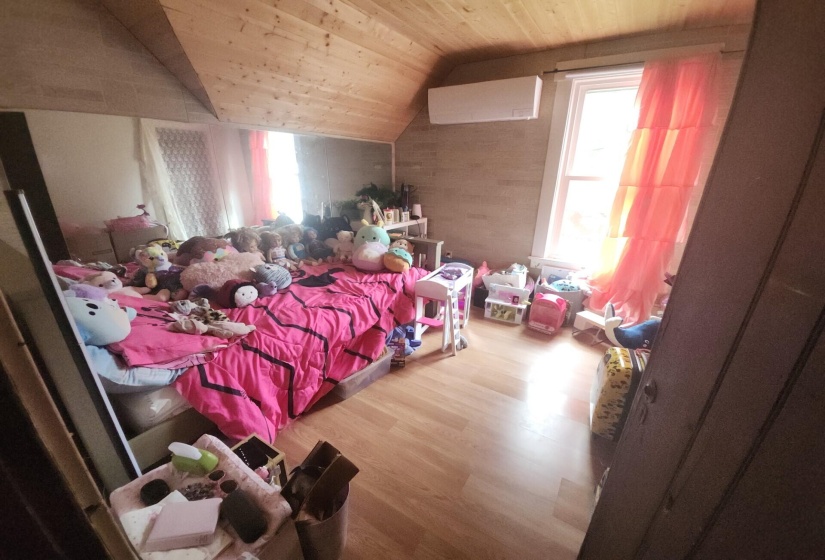 Elijah bedroom