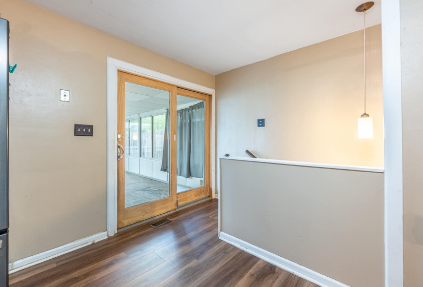 722 Dwight-8
