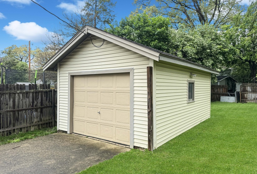 Detached Garage