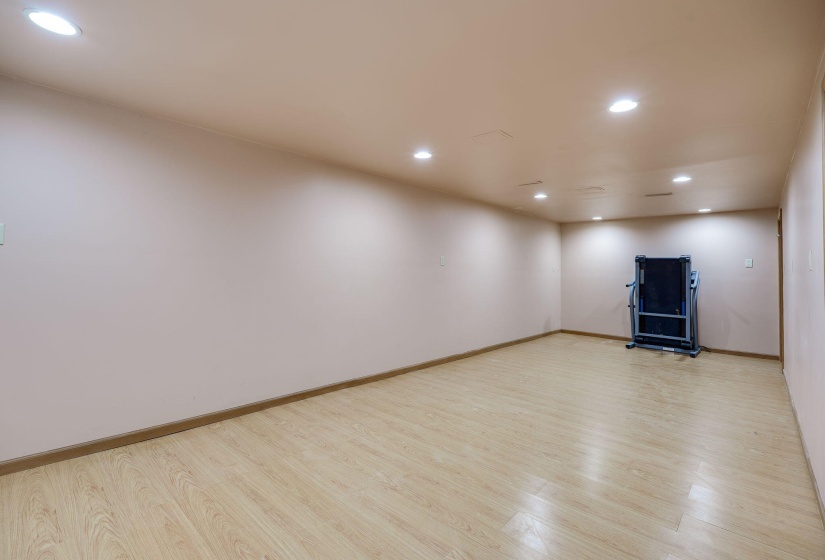 27-web-or-mls-110-whispering-dr