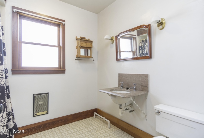 607 Ash Street, Piqua, Ohio, 4 Bedrooms Bedrooms, ,2 BathroomsBathrooms,Residential,For Sale,Ash,305442