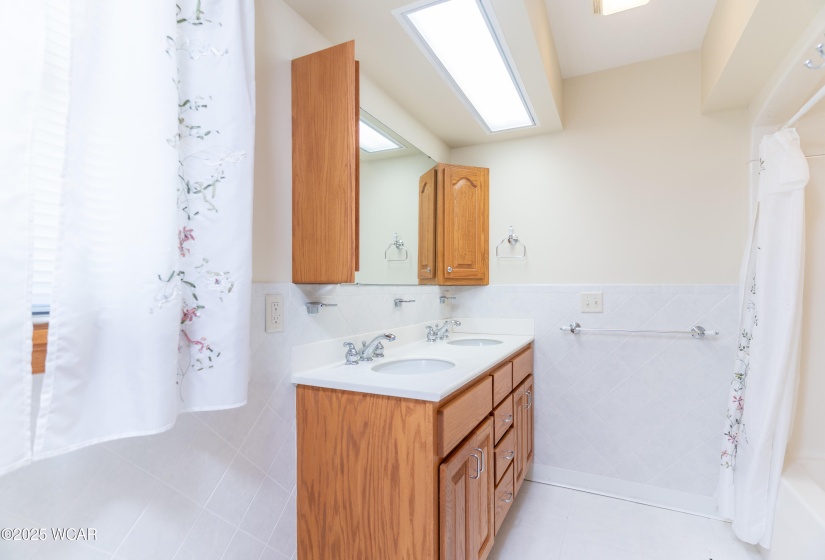 1898 Creekside Court, Sidney, Ohio, 3 Bedrooms Bedrooms, ,3 BathroomsBathrooms,Residential,For Sale,Creekside,306828
