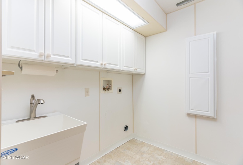 1898 Creekside Court, Sidney, Ohio, 3 Bedrooms Bedrooms, ,3 BathroomsBathrooms,Residential,For Sale,Creekside,306828