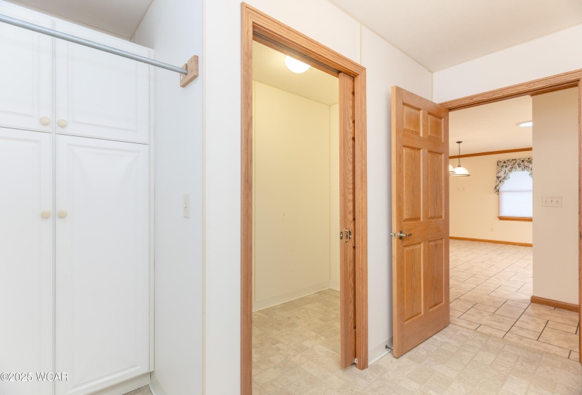 1898 Creekside Court, Sidney, Ohio, 3 Bedrooms Bedrooms, ,3 BathroomsBathrooms,Residential,For Sale,Creekside,306828