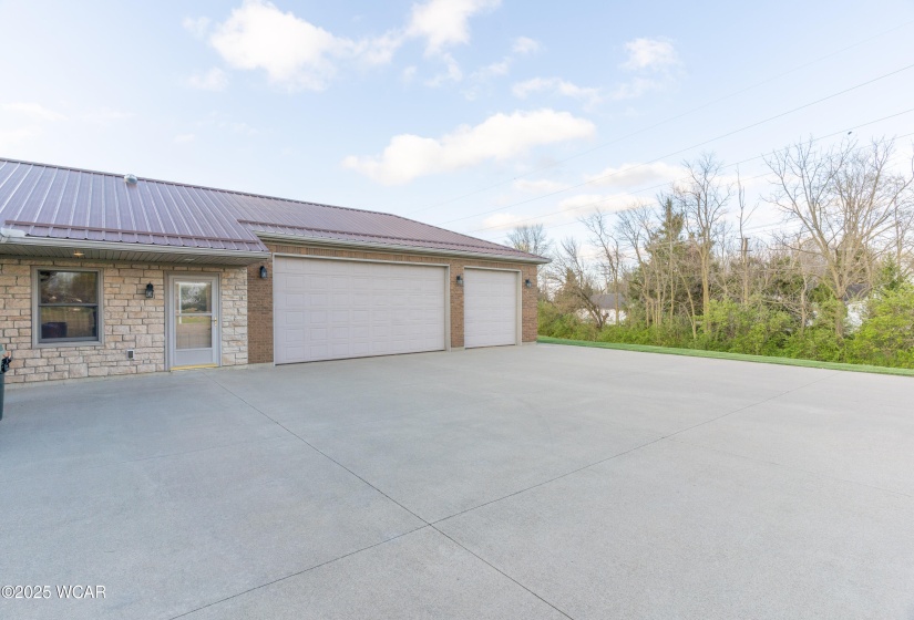 1898 Creekside Court, Sidney, Ohio, 3 Bedrooms Bedrooms, ,3 BathroomsBathrooms,Residential,For Sale,Creekside,306828
