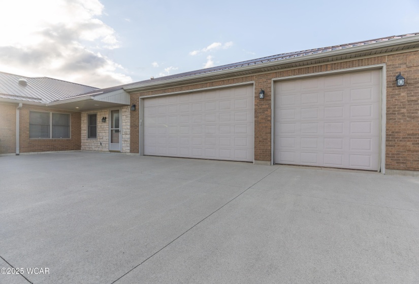 1898 Creekside Court, Sidney, Ohio, 3 Bedrooms Bedrooms, ,3 BathroomsBathrooms,Residential,For Sale,Creekside,306828