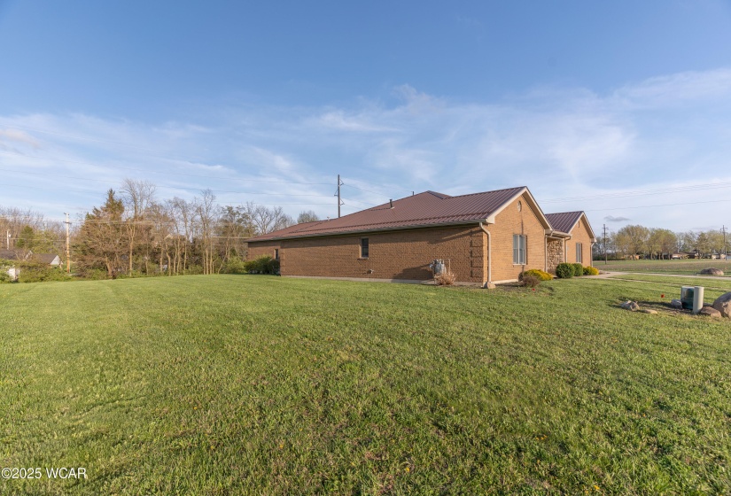 1898 Creekside Court, Sidney, Ohio, 3 Bedrooms Bedrooms, ,3 BathroomsBathrooms,Residential,For Sale,Creekside,306828