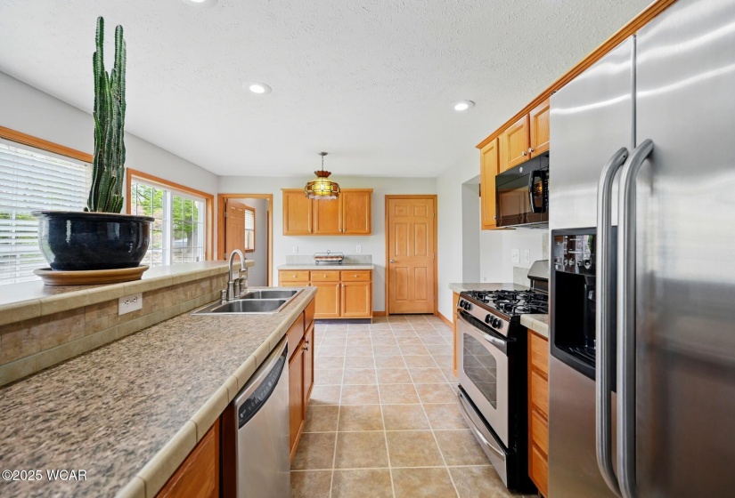 914 Howard Street, Findlay, Ohio, 3 Bedrooms Bedrooms, ,2 BathroomsBathrooms,Residential,For Sale,Howard,307012