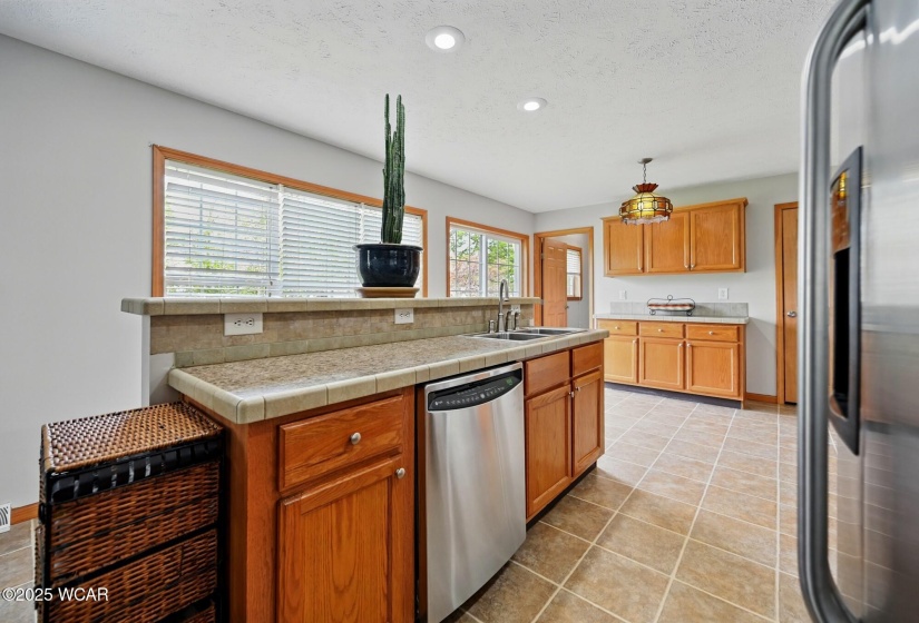 914 Howard Street, Findlay, Ohio, 3 Bedrooms Bedrooms, ,2 BathroomsBathrooms,Residential,For Sale,Howard,307012