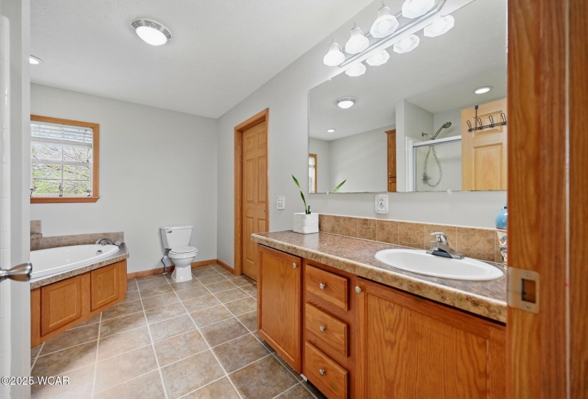914 Howard Street, Findlay, Ohio, 3 Bedrooms Bedrooms, ,2 BathroomsBathrooms,Residential,For Sale,Howard,307012
