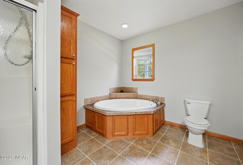 914 Howard Street, Findlay, Ohio, 3 Bedrooms Bedrooms, ,2 BathroomsBathrooms,Residential,For Sale,Howard,307012