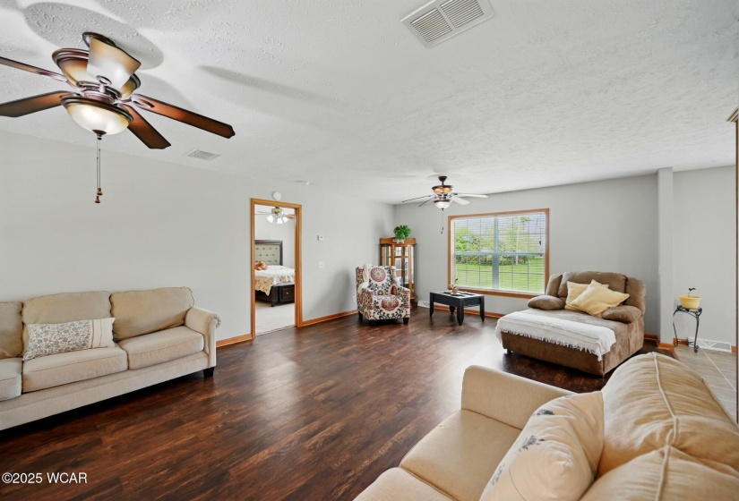 914 Howard Street, Findlay, Ohio, 3 Bedrooms Bedrooms, ,2 BathroomsBathrooms,Residential,For Sale,Howard,307012