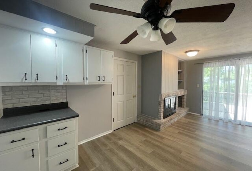 KITCHEN & DINETTE