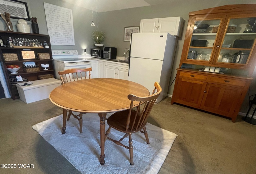 450 YALE AVENUE, Lima, Ohio, 3 Bedrooms Bedrooms, ,4 BathroomsBathrooms,Residential,For Sale,YALE AVENUE,306390