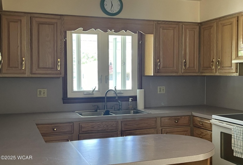 1570 Elm Street, Lima, Ohio, 3 Bedrooms Bedrooms, ,1 BathroomBathrooms,Residential,For Sale,Elm,307030