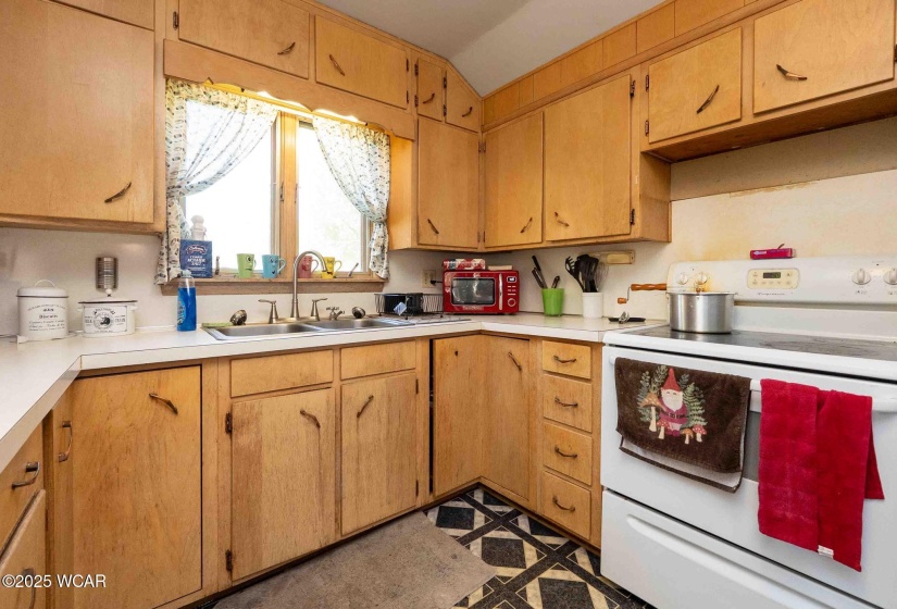 110 Main Street, Lafayette, Ohio, 3 Bedrooms Bedrooms, ,2 BathroomsBathrooms,Residential,For Sale,Main,307033